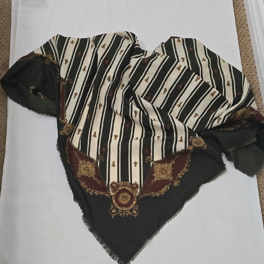 A. Taylor Vintage Scarf/wrap‎